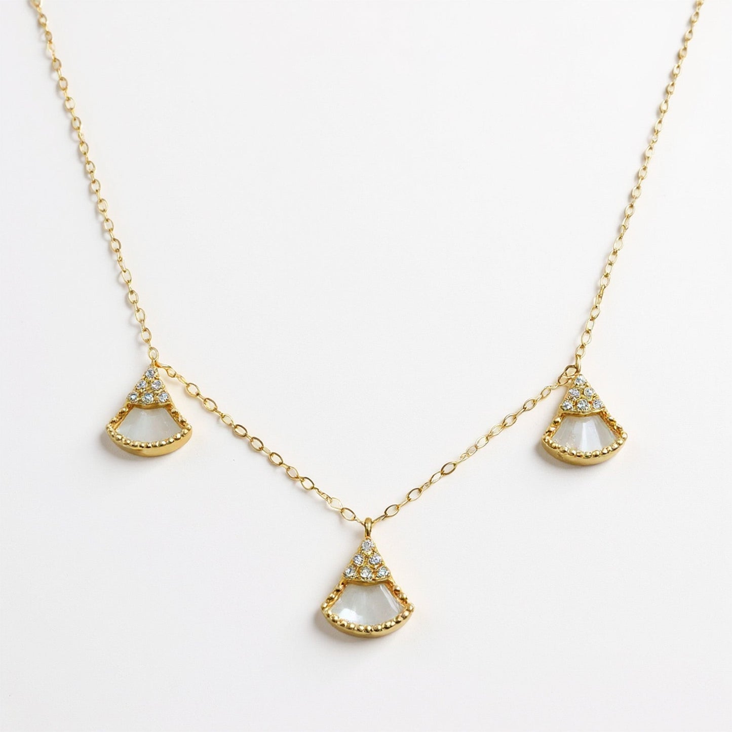 Mother of Pearl Glow Necklace